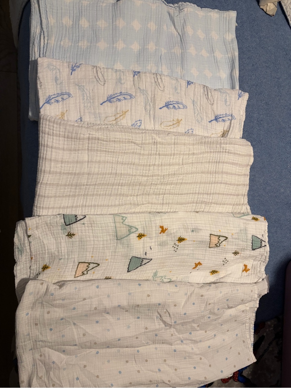 cloud island Blue & White Muslin Bibs Pack - Feather & Pattern Mix